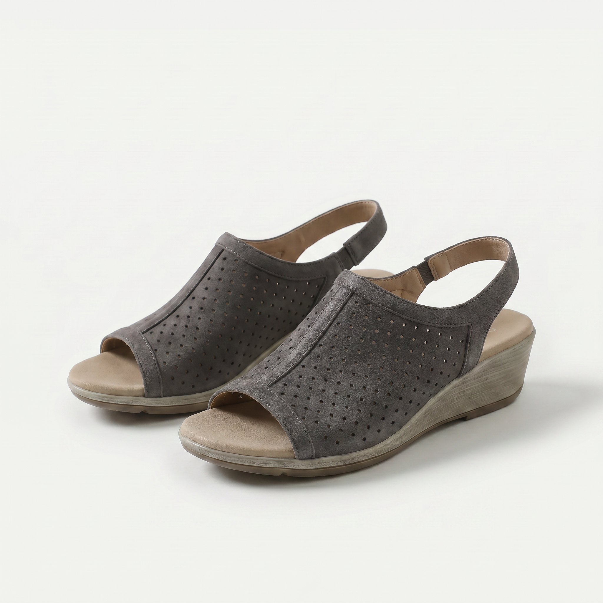 Hazel – Lśniąca elegancja w metalicznym platynie