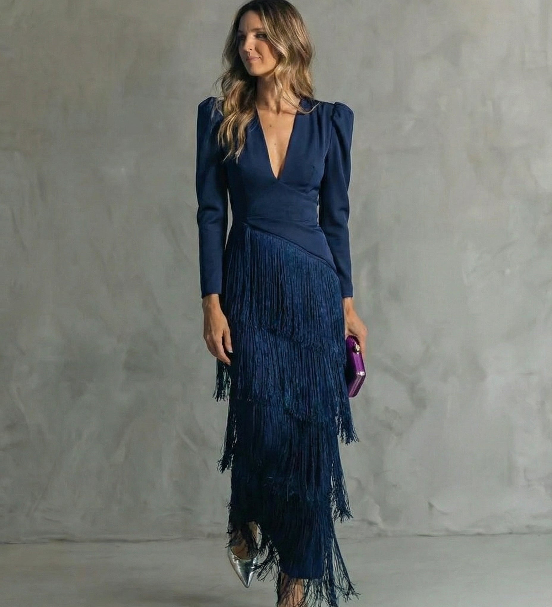 Clara™ | Elegancka sukienka midi z frędzlami